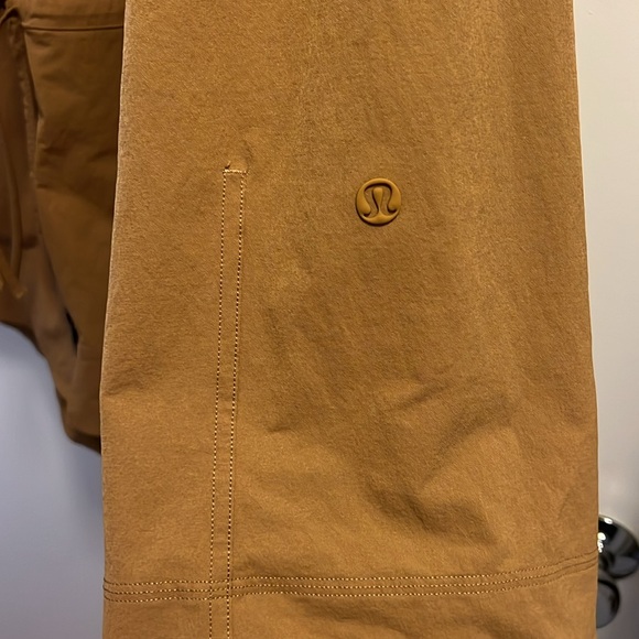 Lululemon Cinch-Waist Stretch Shirt Jacket - Picture 2 of 4